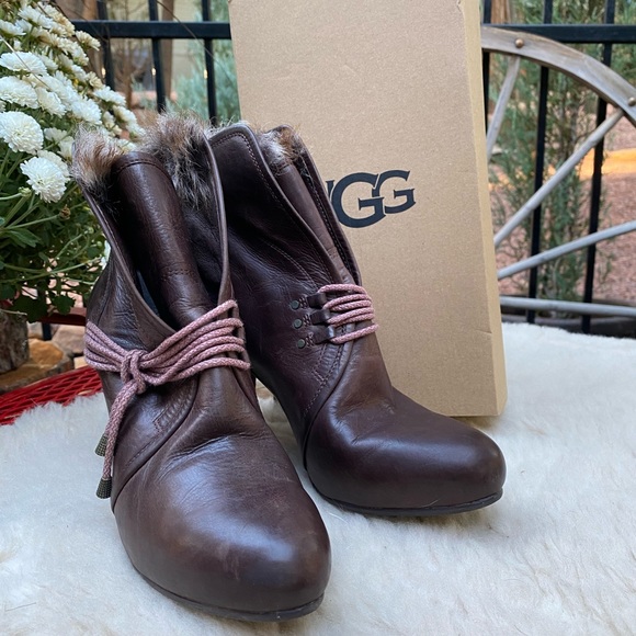 Ugg fashion booties size 7 - Picture 3 of 4